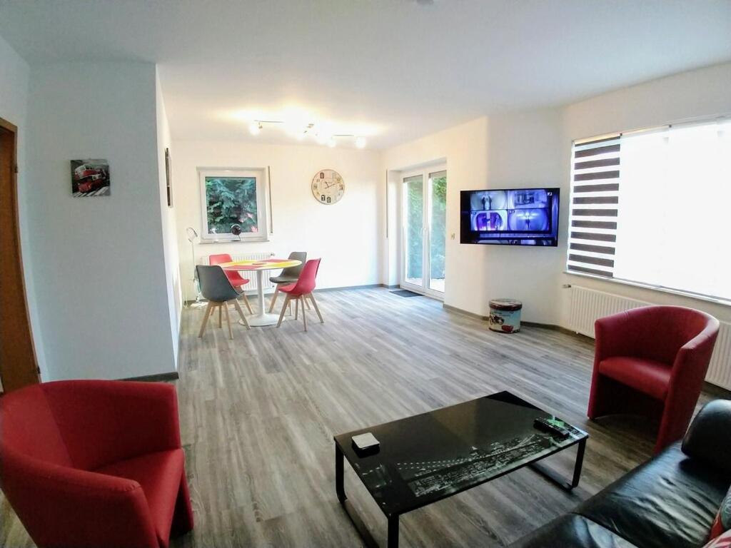Exklusive Ferienwohnung Mit Terasse Und Garten In Einbeck, Zentrum! Neu!! Exterior foto