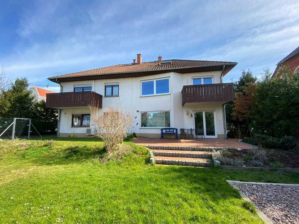 Exklusive Ferienwohnung Mit Terasse Und Garten In Einbeck, Zentrum! Neu!! Exterior foto